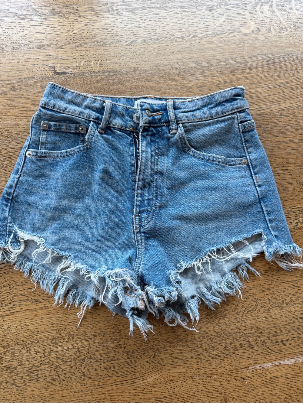 Zara Light Blue Distressed Frayed Hem Denim Shorts (size 0)